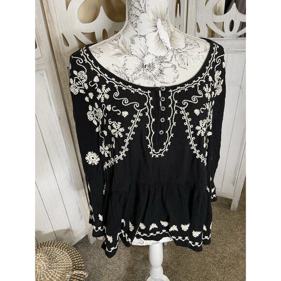 Meadow Rue Anthropologie Peasant Top Embroidered Black White Boho Sz Medium - Picture 1 of 7